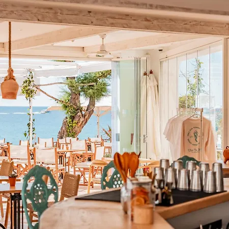 The Sea Club Bed & Breakfast