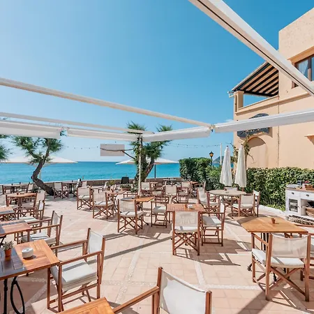 The Sea Club Bed and breakfast