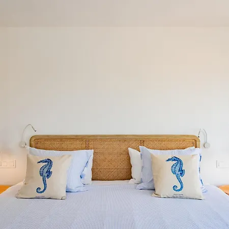 The Sea Club Bed and breakfast